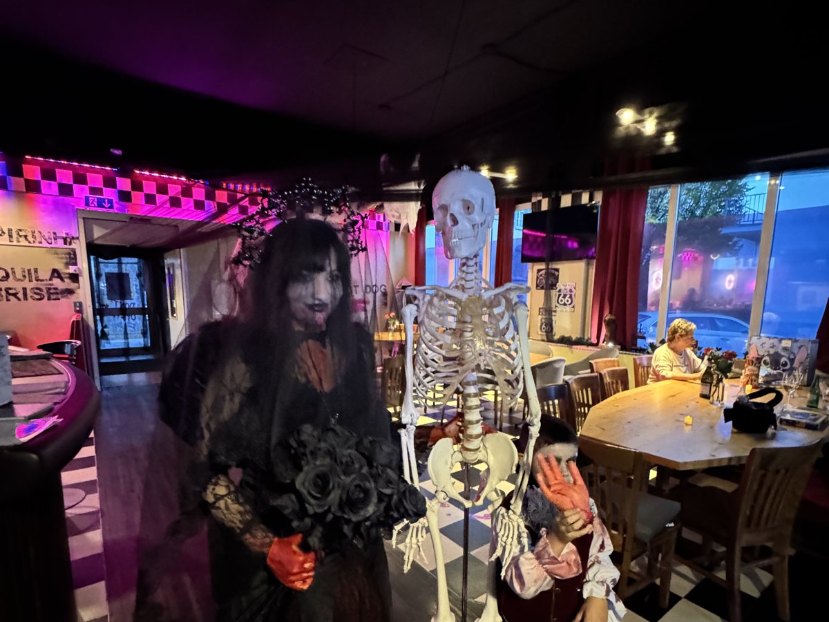 Stammgast an der Bar – Halloween im Hopp, Au SG